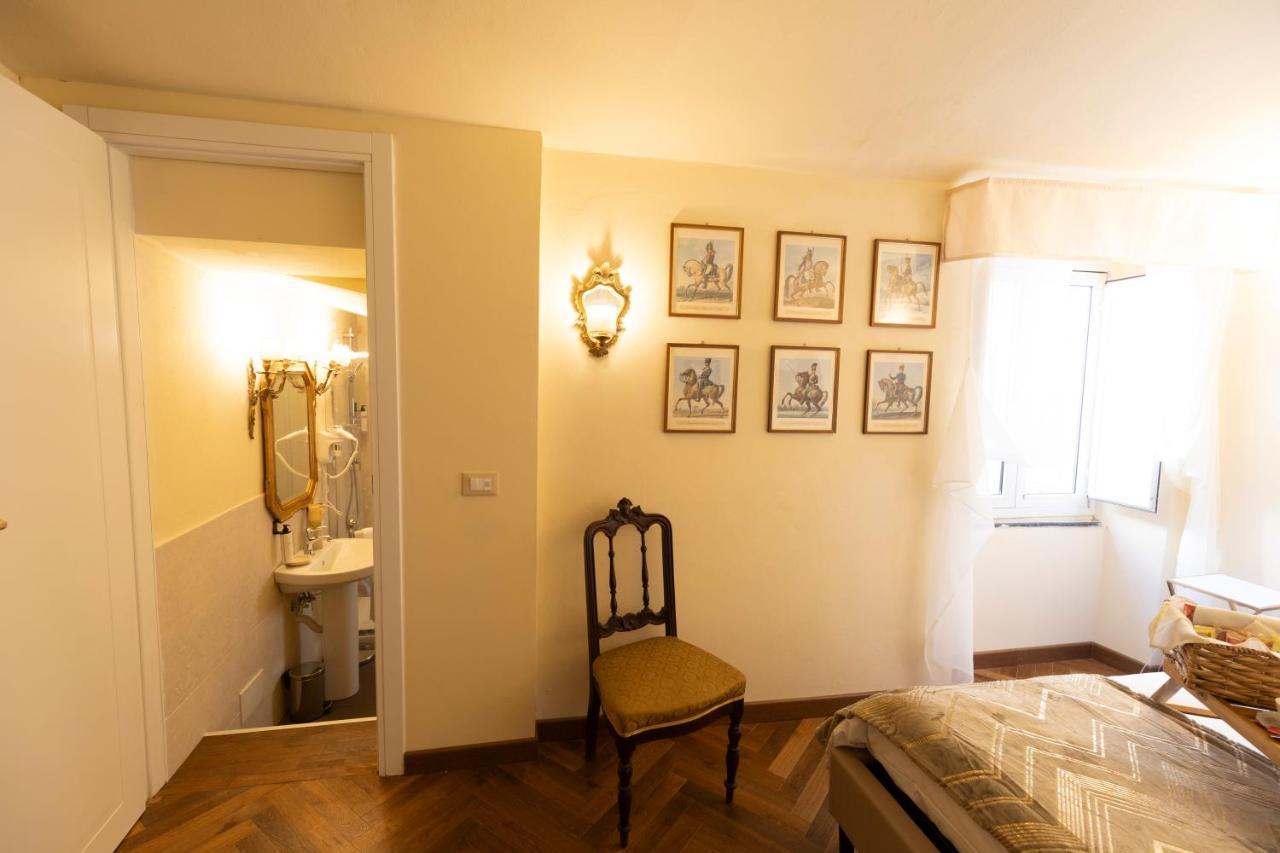 Palazzo Lari Sarzana Hotel ภายนอก รูปภาพ