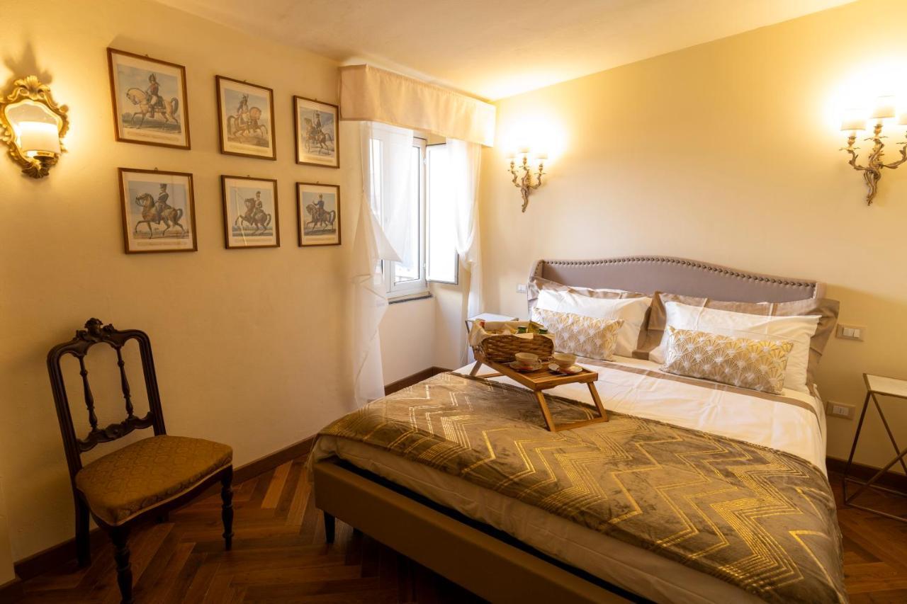 Palazzo Lari Sarzana Hotel ภายนอก รูปภาพ