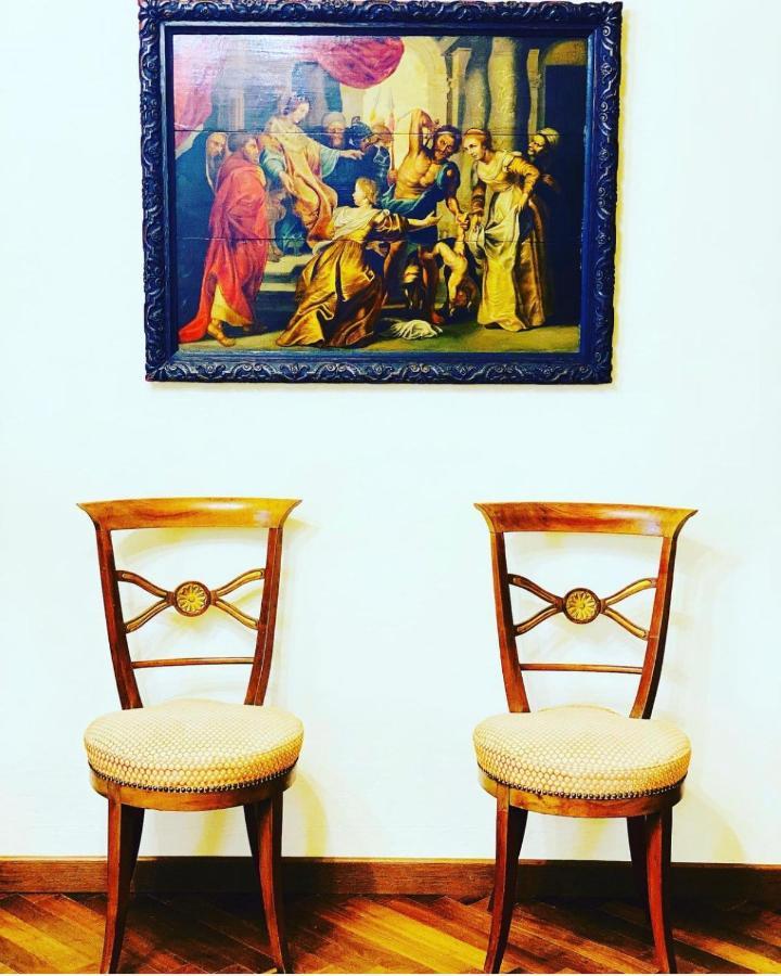 Palazzo Lari Sarzana Hotel ภายนอก รูปภาพ