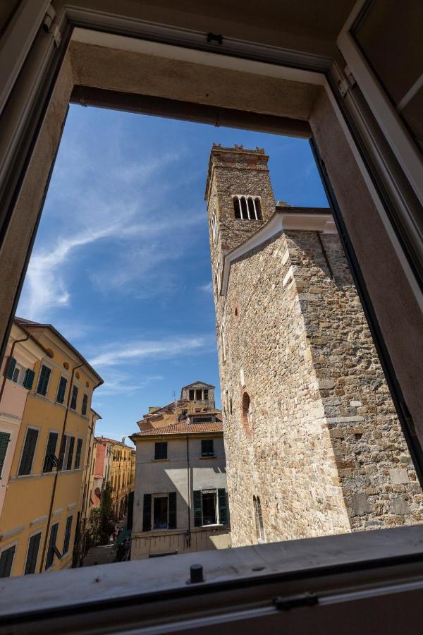 Palazzo Lari Sarzana Hotel ภายนอก รูปภาพ