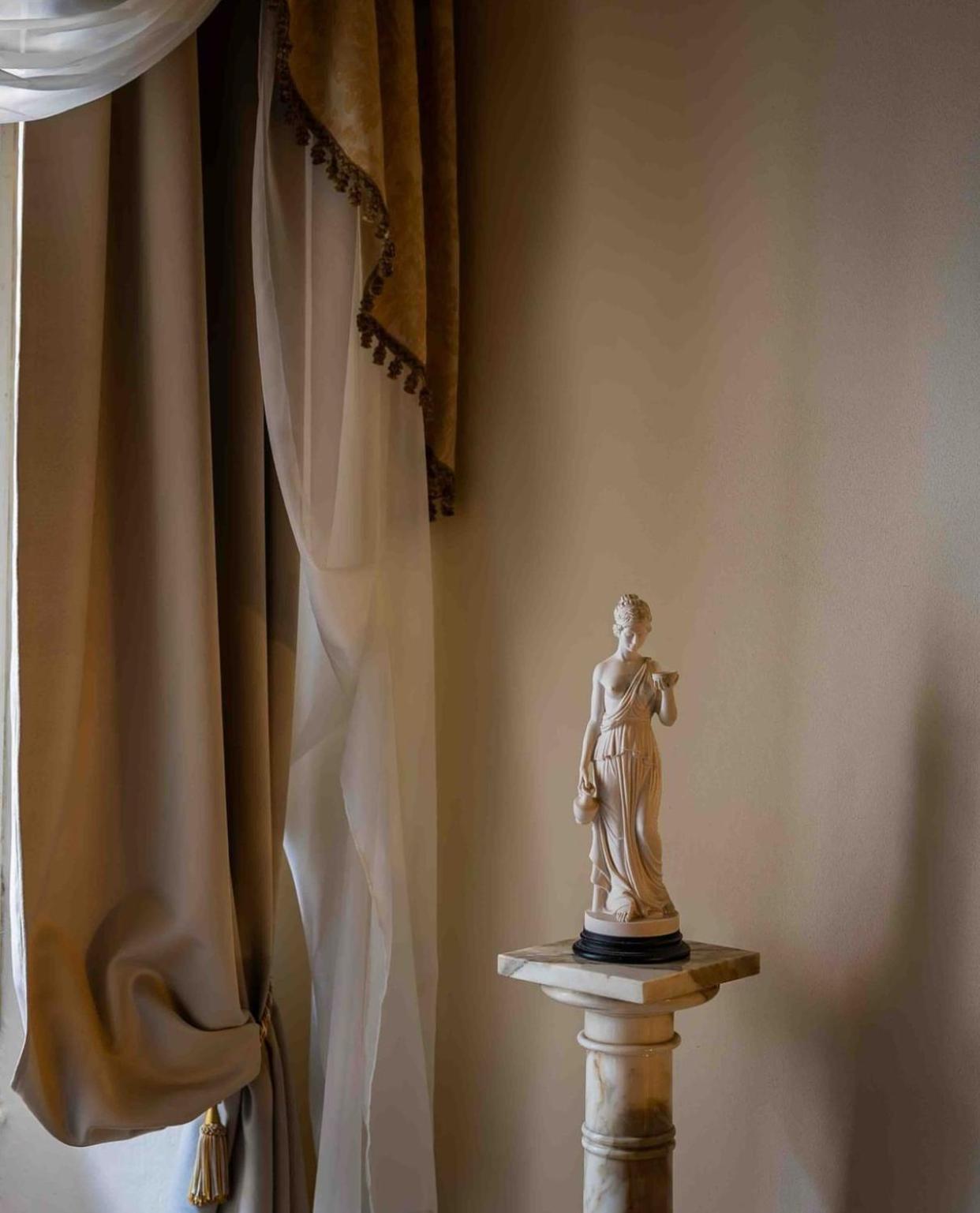 Palazzo Lari Sarzana Hotel ภายนอก รูปภาพ