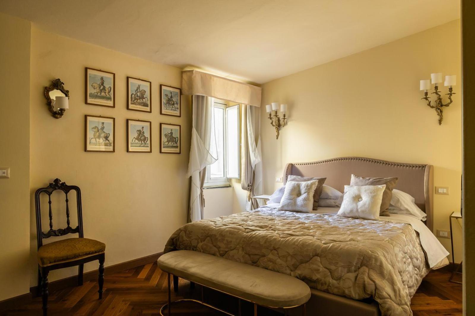 Palazzo Lari Sarzana Hotel ภายนอก รูปภาพ